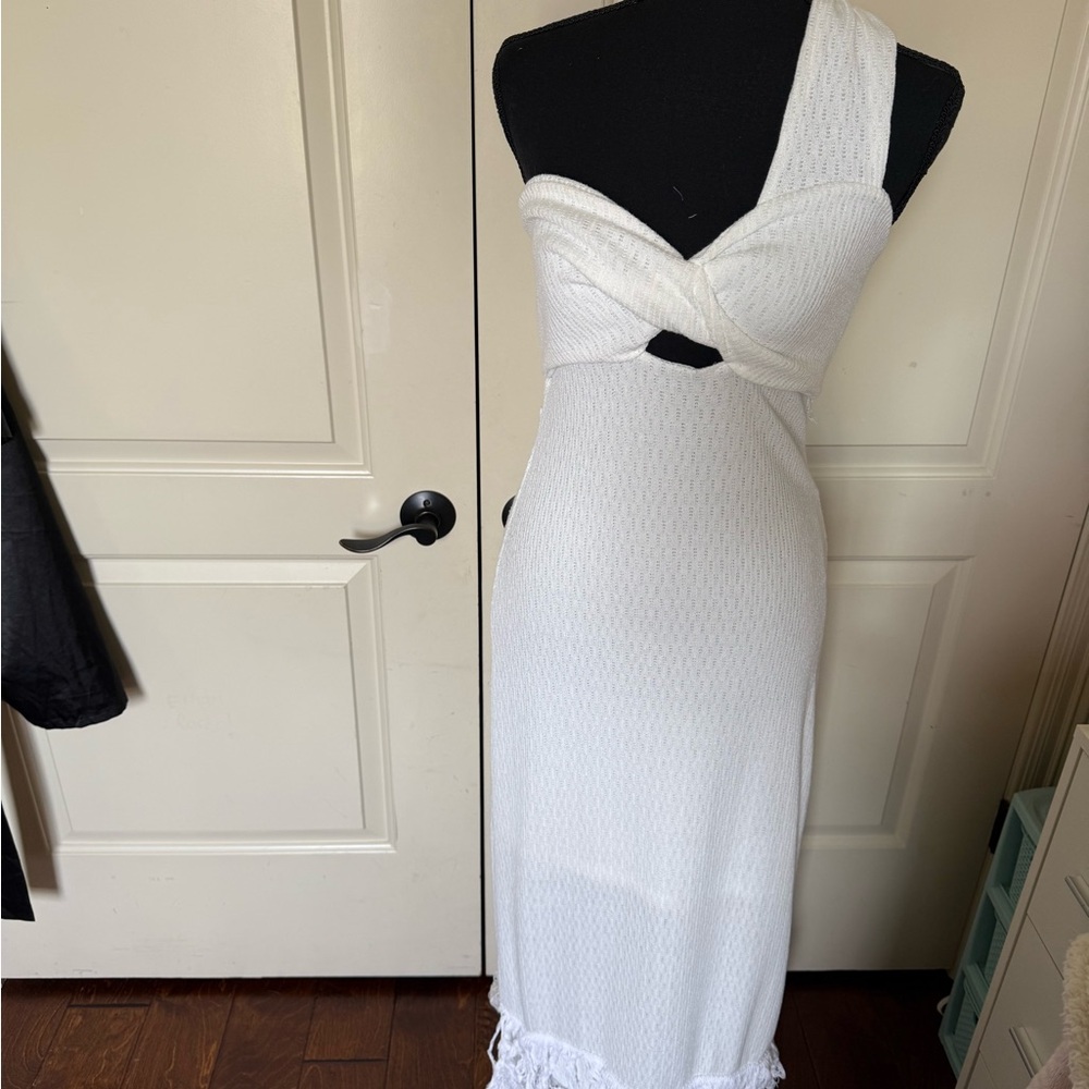 Elegant White One-Shoulder Dress